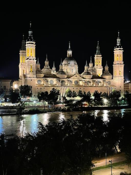 Apartamento Con Vistas Al Pilar Con Aparcamiento Privado ซาราโกซา ภายนอก รูปภาพ