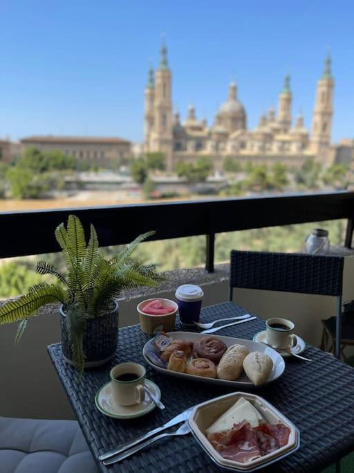 Apartamento Con Vistas Al Pilar Con Aparcamiento Privado ซาราโกซา ภายนอก รูปภาพ