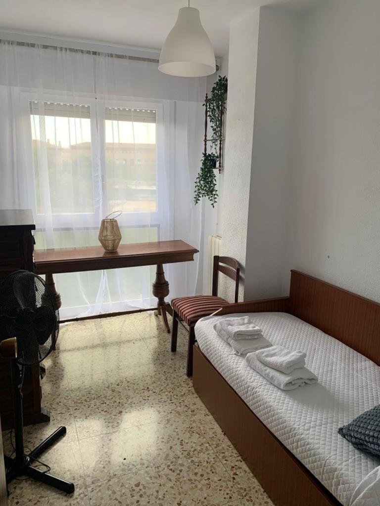 Apartamento Con Vistas Al Pilar Con Aparcamiento Privado ซาราโกซา ภายนอก รูปภาพ